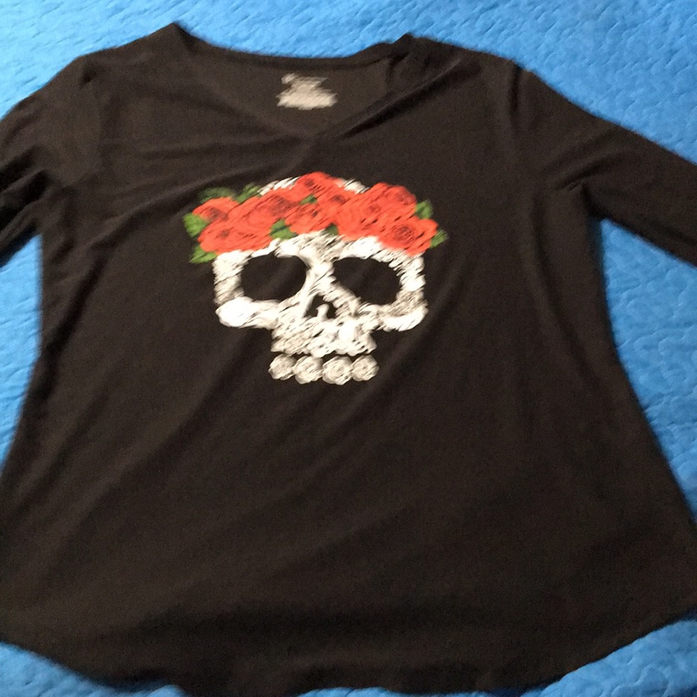 WOMENS SKULL ROSES LONG SLEEVED SHIRT SIZE 2XL XXL